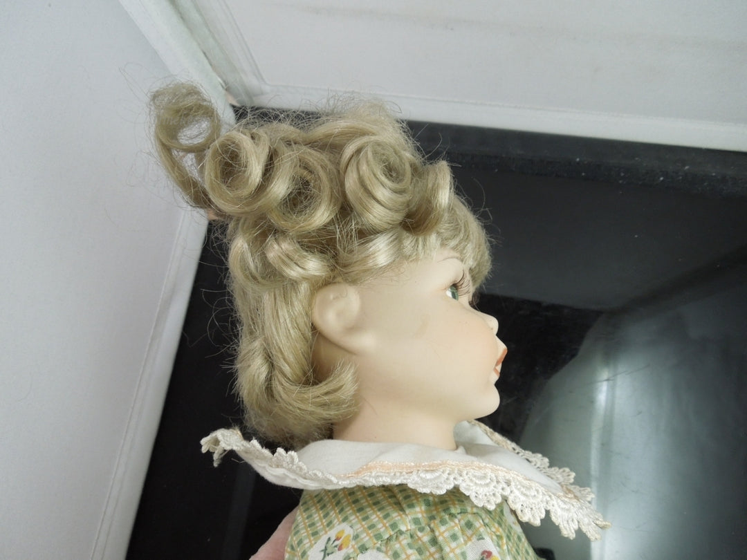 h686 Vintage Doll with cloth Body Porcelain Head, Hands, Legs and Feet