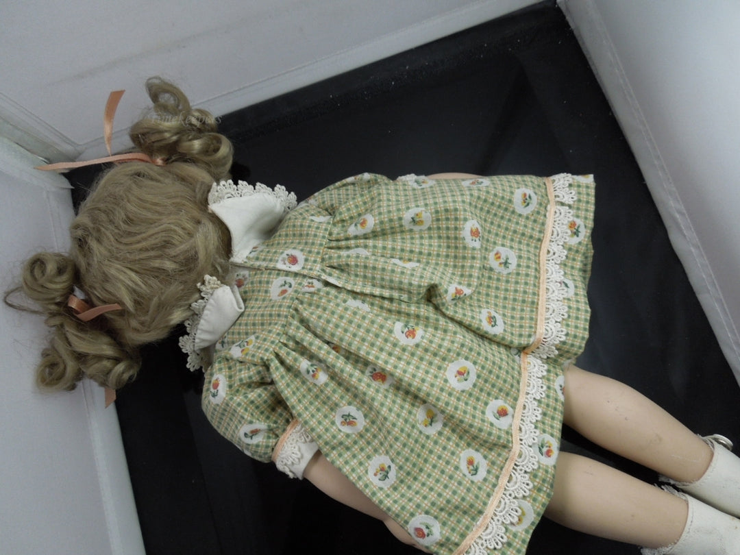h686 Vintage Doll with cloth Body Porcelain Head, Hands, Legs and Feet
