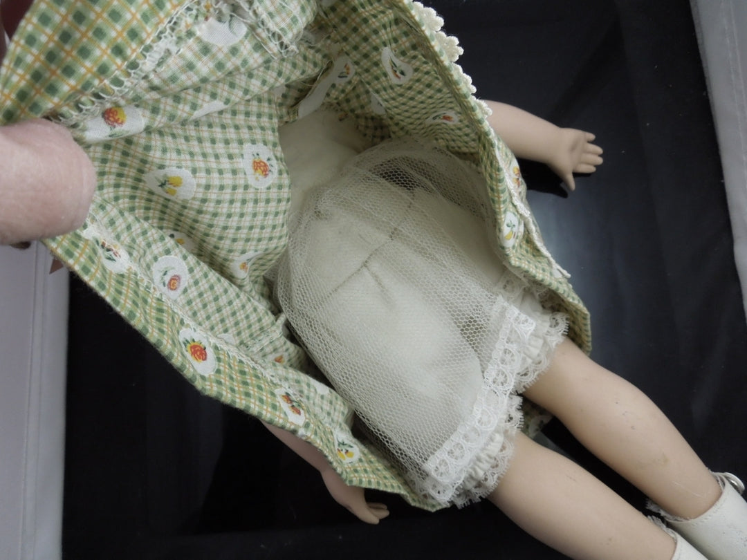 h686 Vintage Doll with cloth Body Porcelain Head, Hands, Legs and Feet