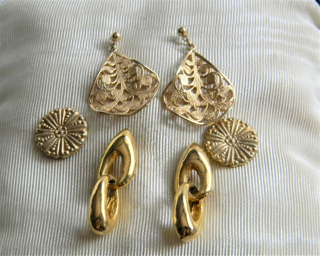 p256 Vintage Three Pair Pretty Gold Tone Earrings Dangle and Stud