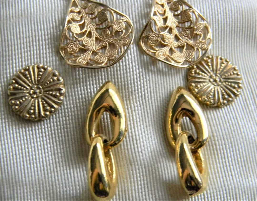 p256 Vintage Three Pair Pretty Gold Tone Earrings Dangle and Stud