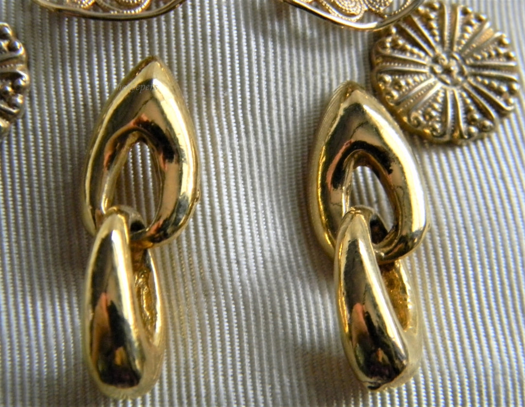 p256 Vintage Three Pair Pretty Gold Tone Earrings Dangle and Stud