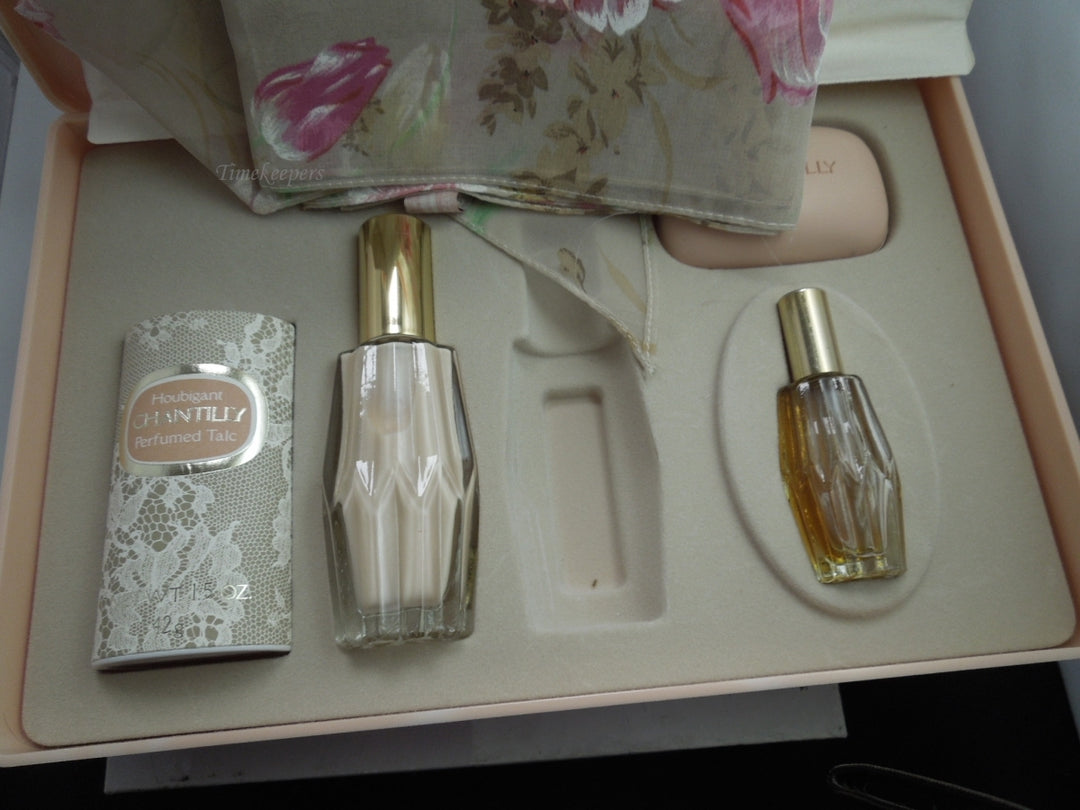 h685 Vintage Chantilly Perfume Case with Mirror Powder Soap Lotion