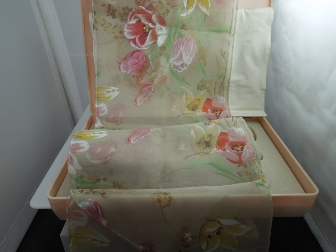 h685 Vintage Chantilly Perfume Case with Mirror Powder Soap Lotion