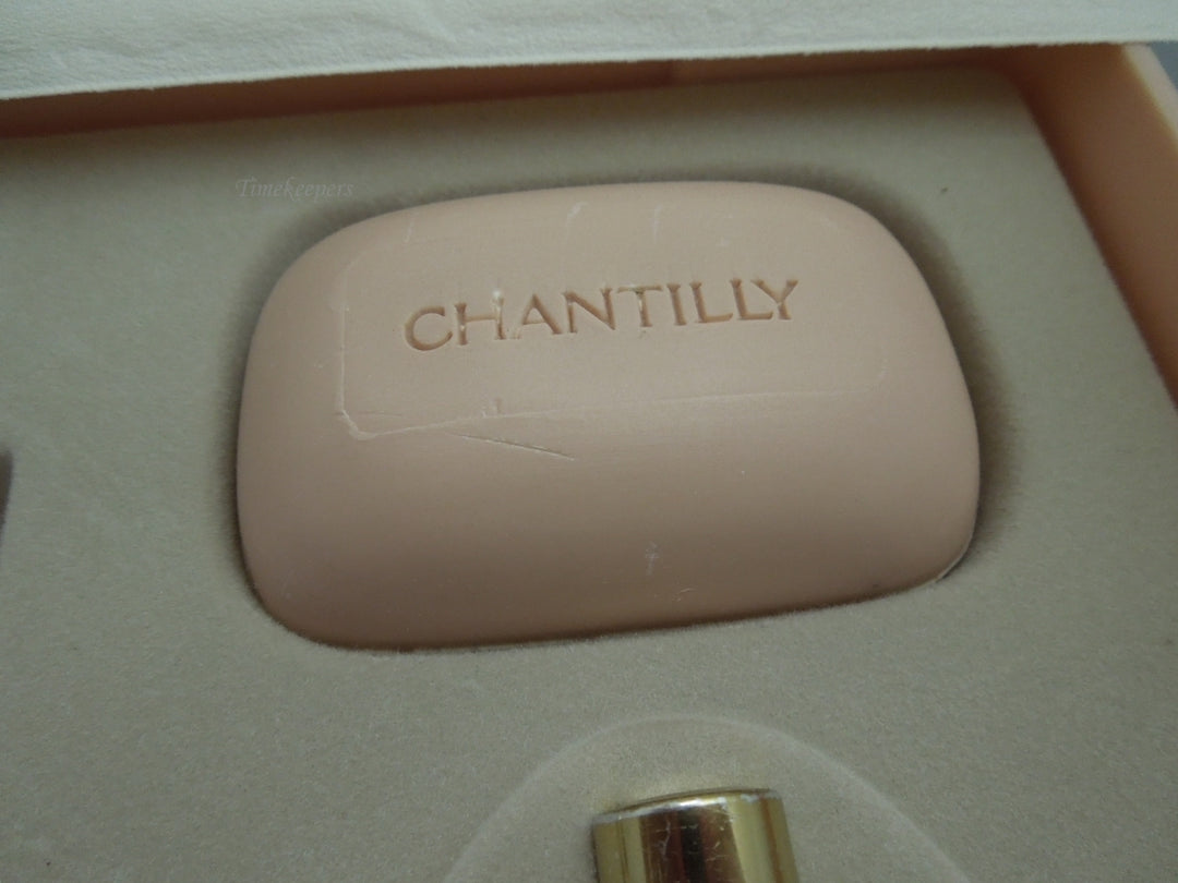 h685 Vintage Chantilly Perfume Case with Mirror Powder Soap Lotion