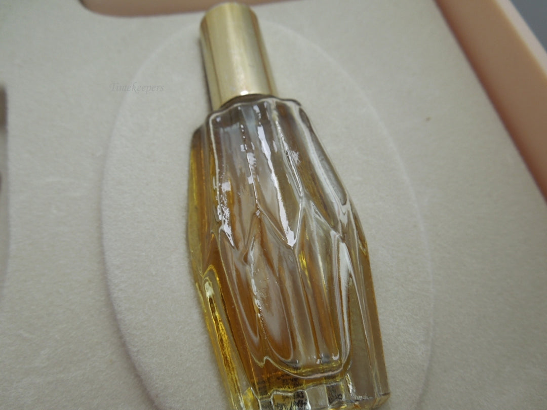 h685 Vintage Chantilly Perfume Case with Mirror Powder Soap Lotion