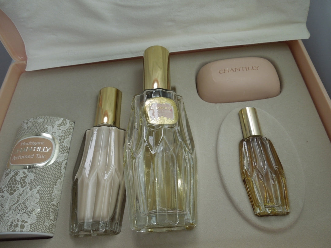 h685 Vintage Chantilly Perfume Case with Mirror Powder Soap Lotion