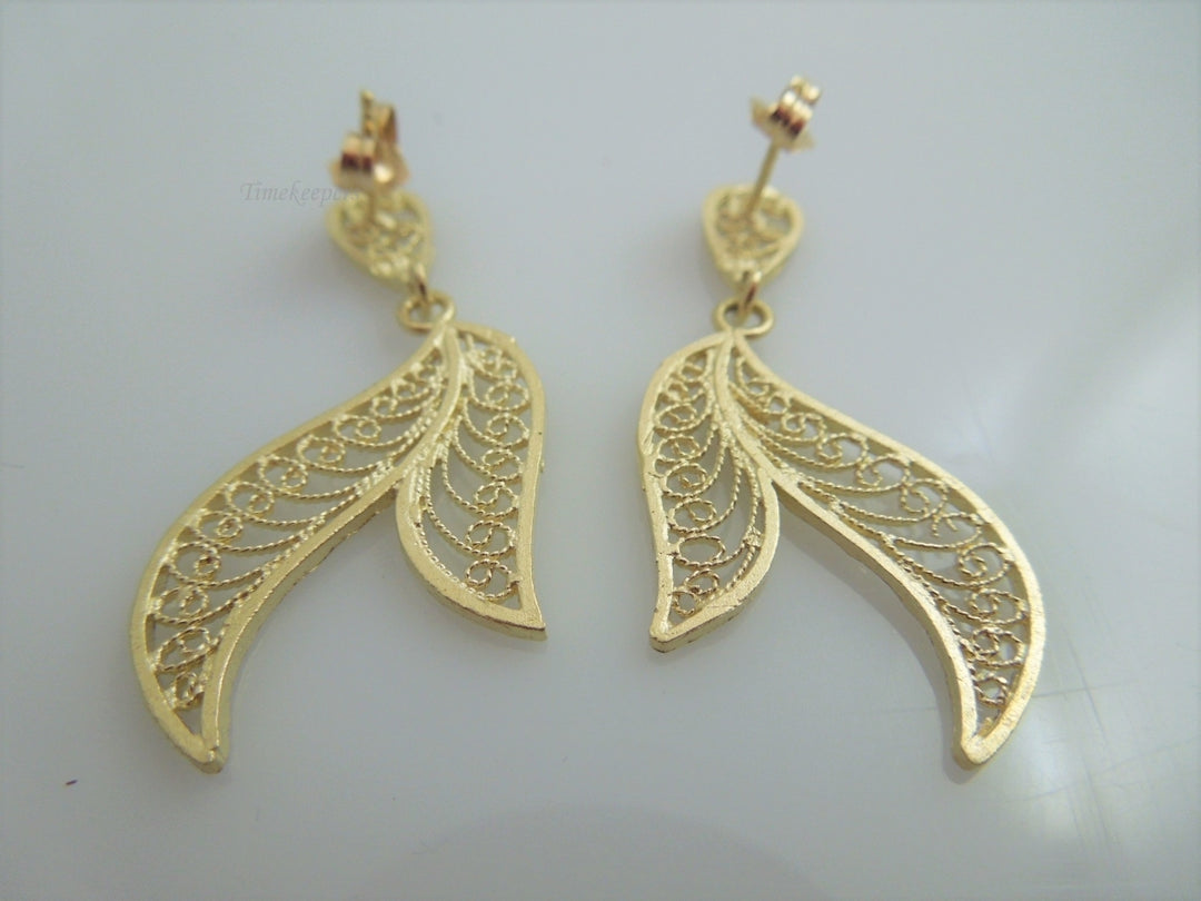 g933 Lovely Ladies 14kt Yellow Gold Filigree Leaf Dangle Earrings