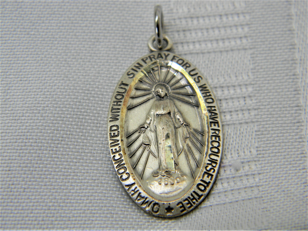 j327 Vintage Sterling Silver Virgin Mary Miraculous Charm Pendant