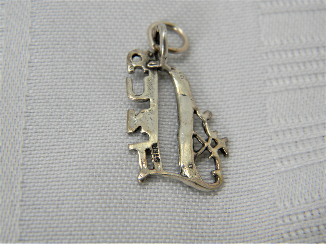 j330 Vintage Sterling Silver #1 Aunt Charm Pendant