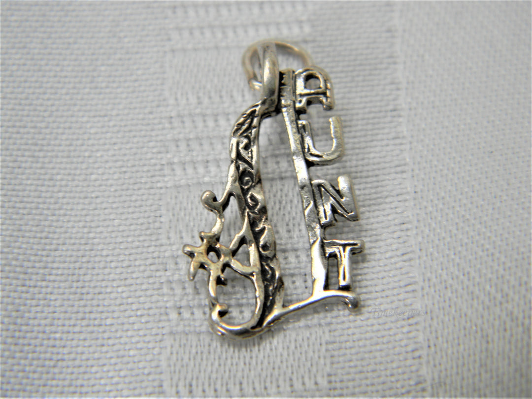 j330 Vintage Sterling Silver #1 Aunt Charm Pendant