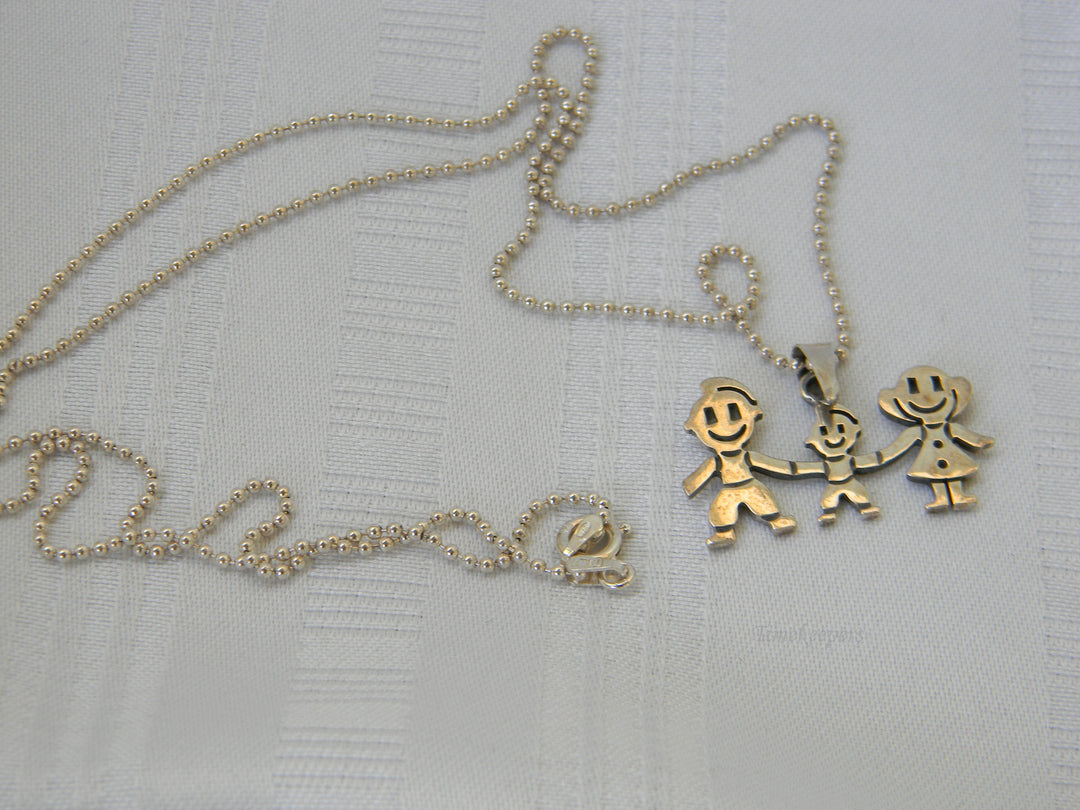 j335 Cute Mom, Dad, and Child Pendant in Sterling Silver