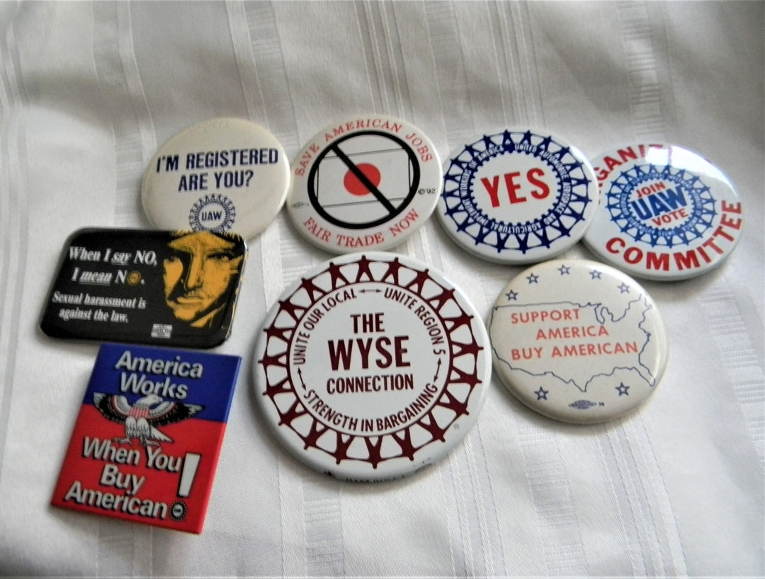 p280 Lot of Eight Union Buttons, I'm Registered Are You? UAW