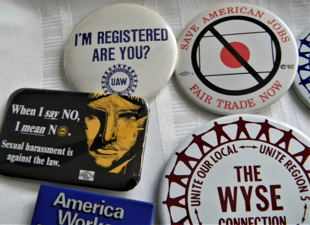 p280 Lot of Eight Union Buttons, I'm Registered Are You? UAW