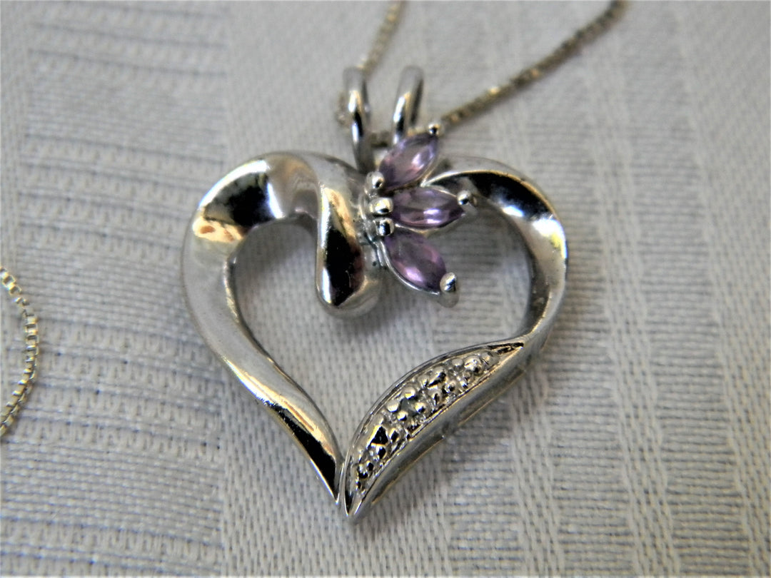 j342 Beautiful Sterling Silver Heart Pendant with Purple Stones on 18" Box Chain