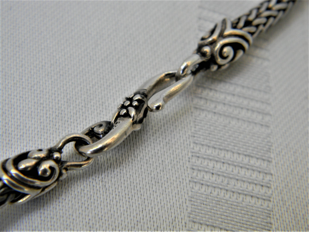 j343 Stunning Vintage Sterling Silver Heavy Heart Pendant