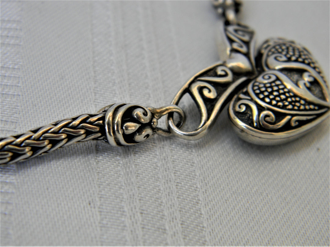 j343 Stunning Vintage Sterling Silver Heavy Heart Pendant
