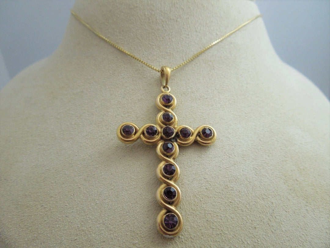 c397 Gorgeous 14kt Yellow Gold 20" Long Box Chain and Purple Stone Cross