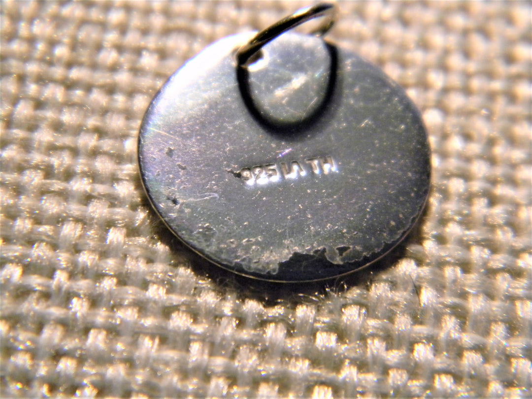 j364 Sterling Silver Round Charm or Pendant Says 'I love You'