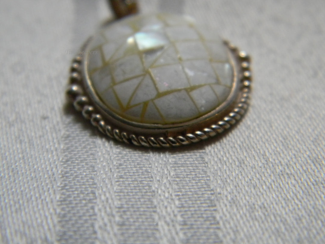 h425 Beautiful Vintage Sterling Silver Mosaic MOP Pendant