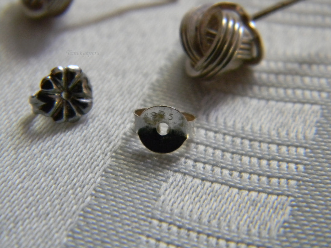 h428 Pretty Sterling Silver Knot Post Earrings