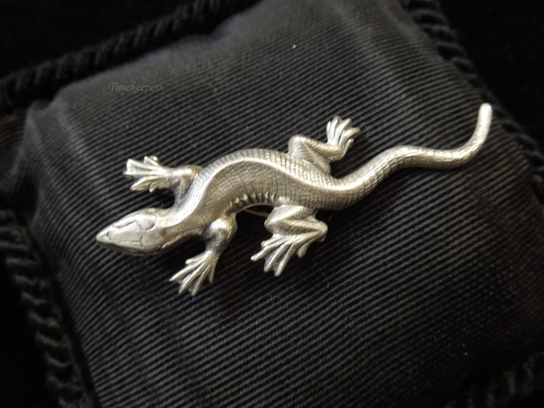 g995 Cute Small Sterling Silver Lizard Pin