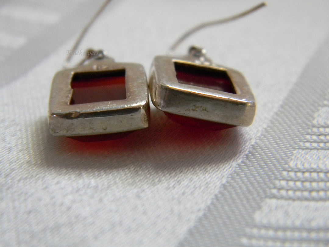 h431 Beautiful Sterling Silver Dangle Earrings with Faceted Dark Orange Stones