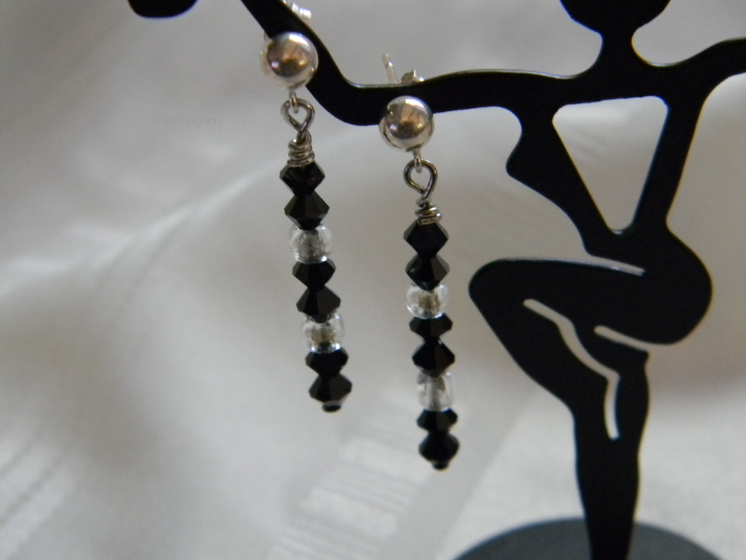 h432 Beautiful Sterling Silver Dangle Beaded Earrings with Black Stones