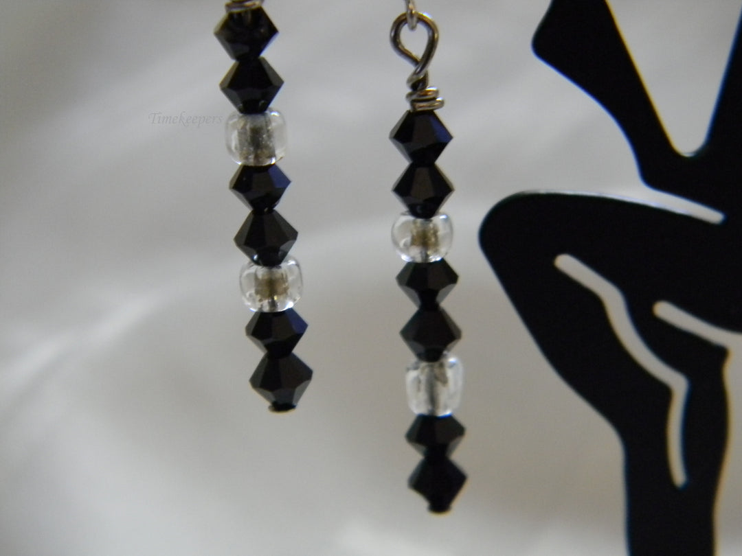 h432 Beautiful Sterling Silver Dangle Beaded Earrings with Black Stones