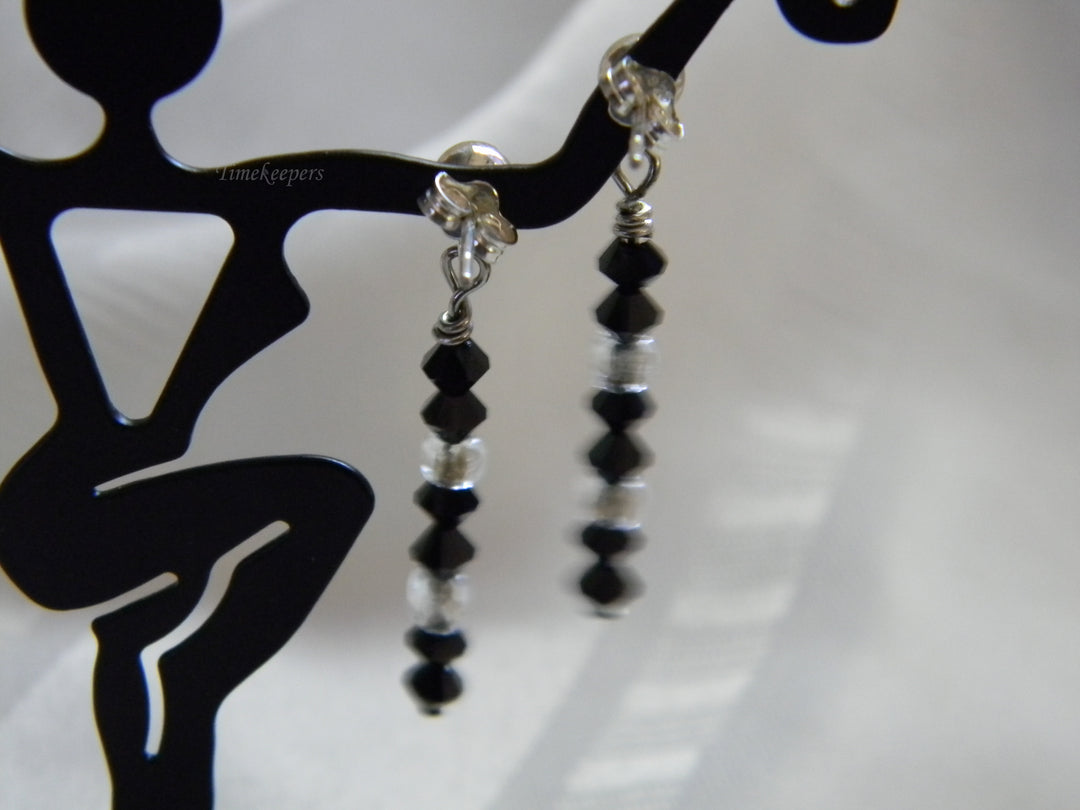 h432 Beautiful Sterling Silver Dangle Beaded Earrings with Black Stones