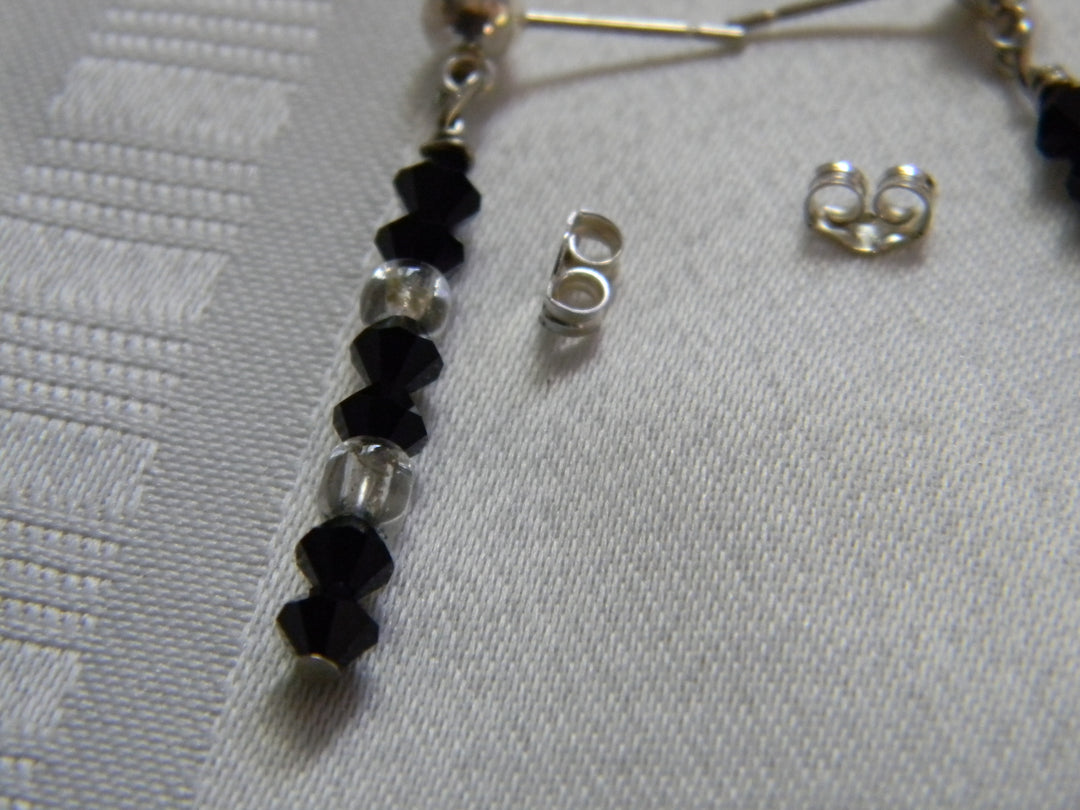 h432 Beautiful Sterling Silver Dangle Beaded Earrings with Black Stones