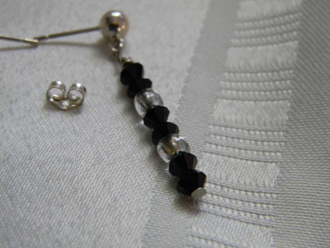 h432 Beautiful Sterling Silver Dangle Beaded Earrings with Black Stones