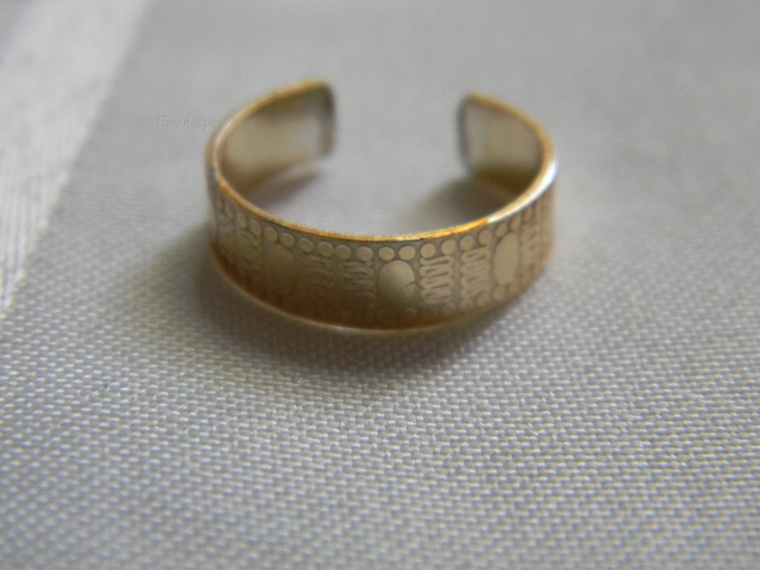 h434 Lovely Vintage Sterling Silver Toe Ring with Gold Wash (adjustable)