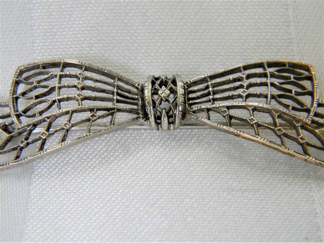 j383 Beautiful Vintage Sterling Cut Out Design Bow Brooch