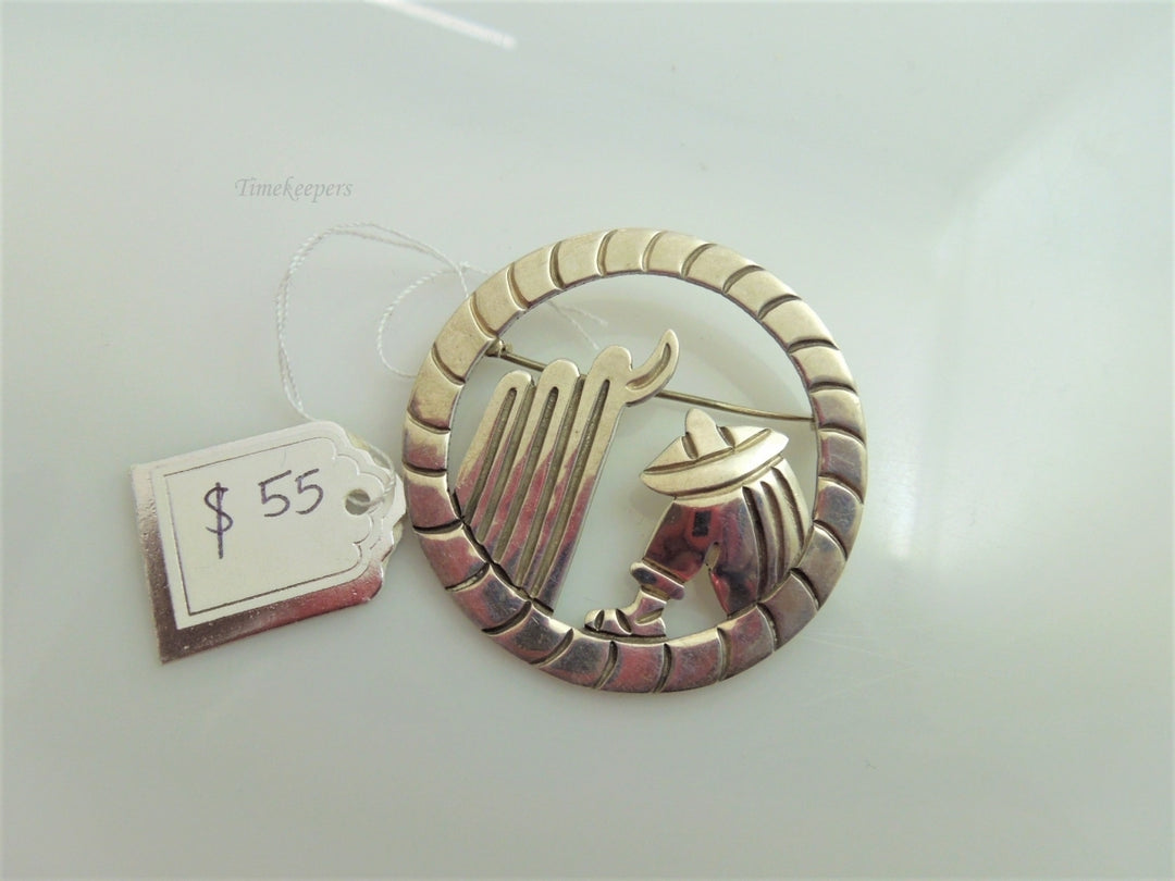 q005 Beautiful Sterling Silver Round Pin/Brooch-Vintage