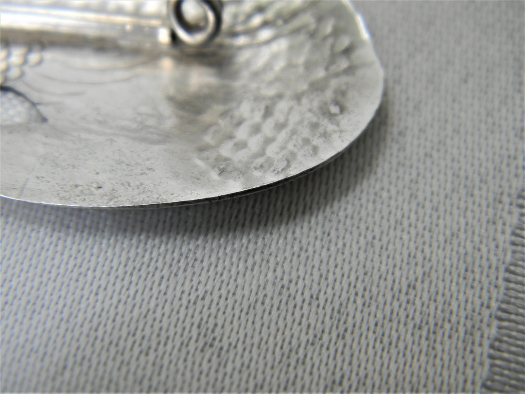 j384 Beautiful Vintage Sterling Jumping Fish Brooch