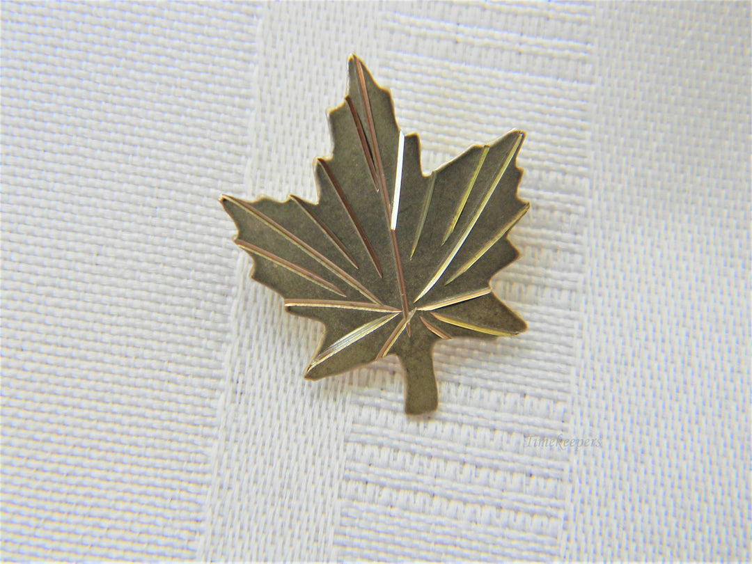 j387 Cute Little Maple Leaf Pin in Sterling Silver with Gold Wash Pin