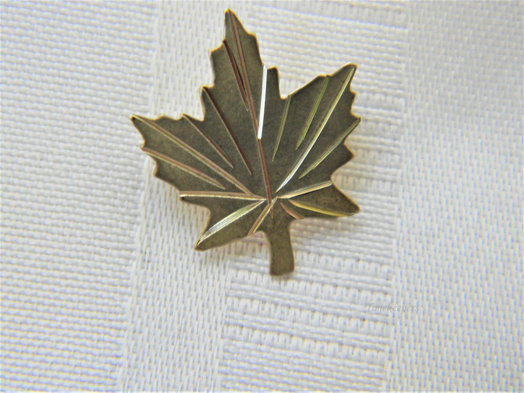 j387 Cute Little Maple Leaf Pin in Sterling Silver with Gold Wash Pin