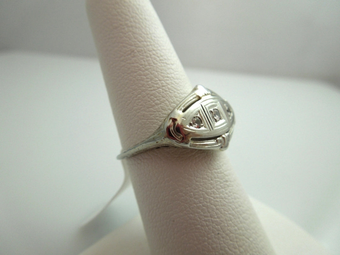 k591 Lovely Antique Art Deco 18kt White Gold 3 Diamond Ring Size 6.25