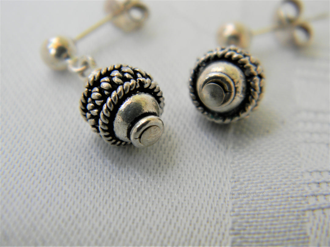 j393 Pretty Little Sterling Silver Ornate Bead Dangle Earrings