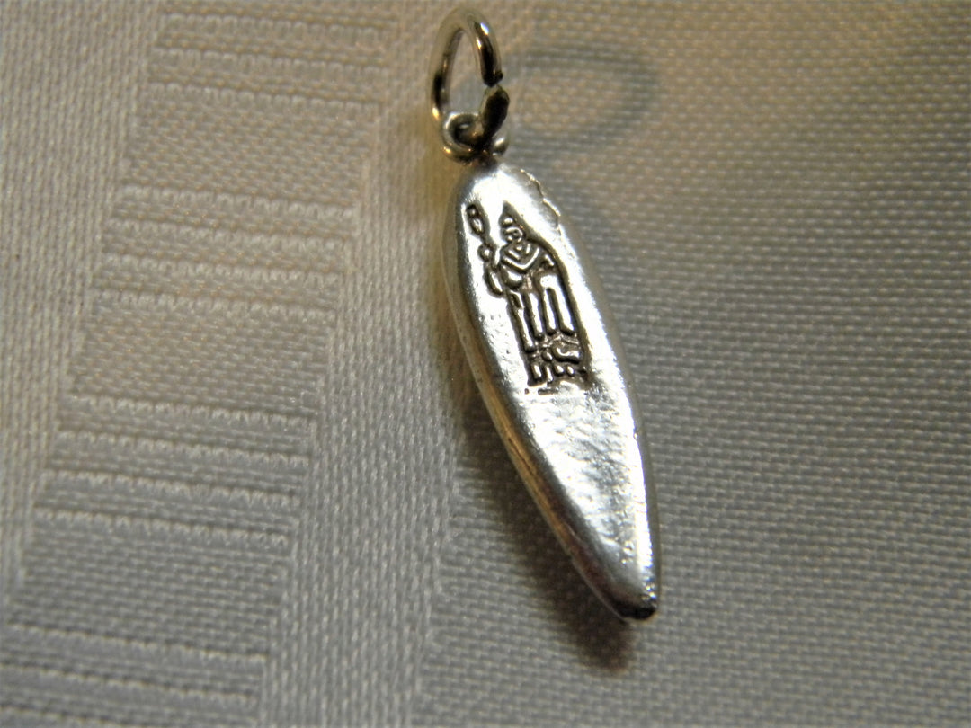 h452 Great Sterling Silver Embossed Surf Board Charm Pendant