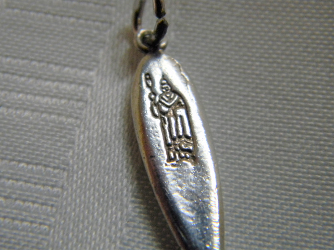 h452 Great Sterling Silver Embossed Surf Board Charm Pendant