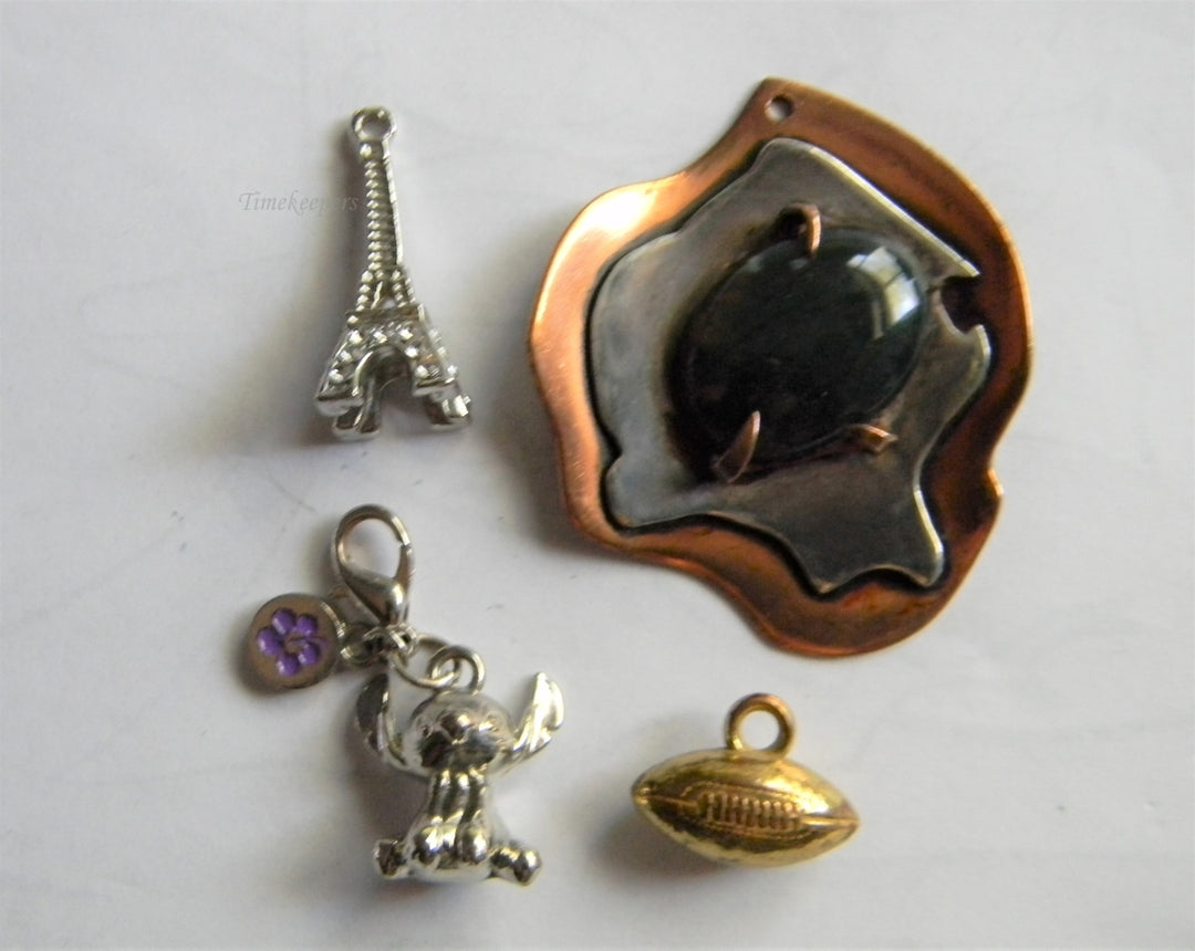 p339 Lot of 4 Pendants Abstract, Football, Stitch, Eiffel Tower No Chains