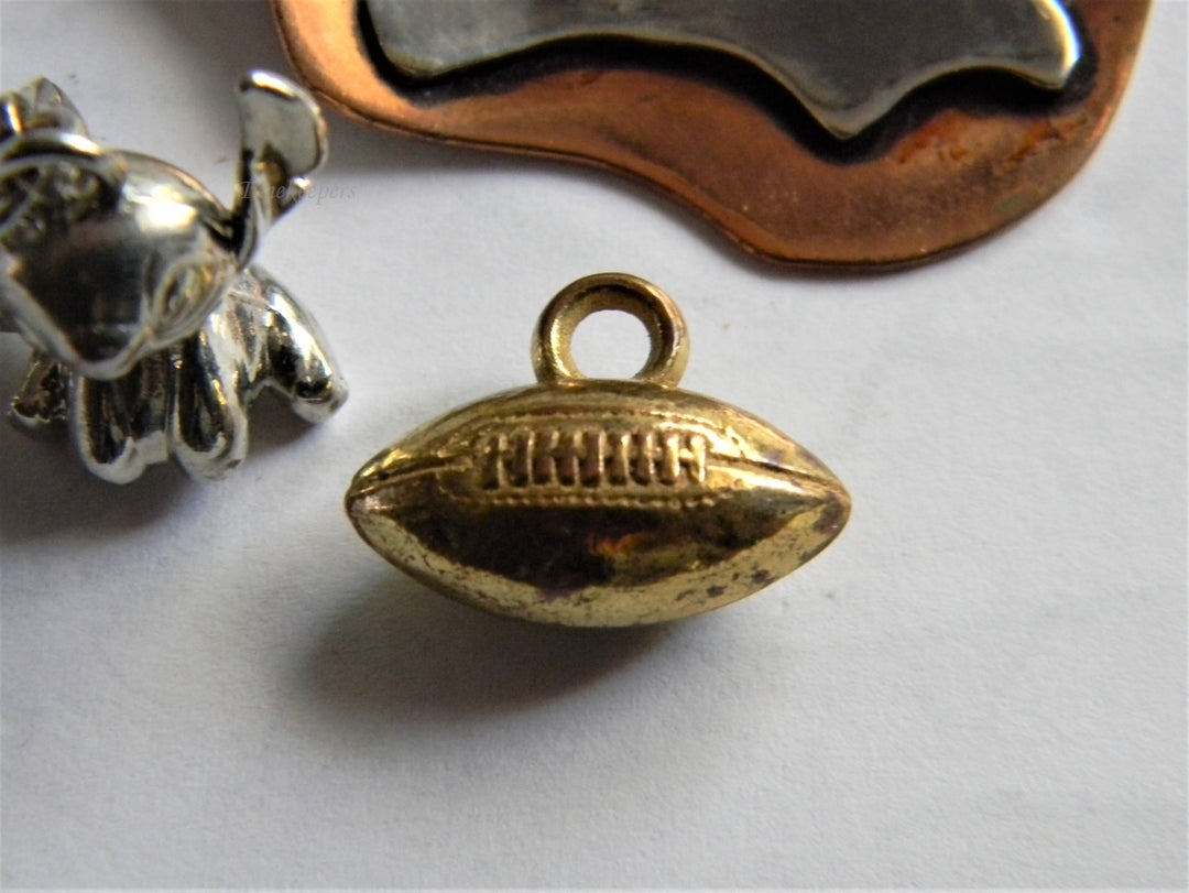 p339 Lot of 4 Pendants Abstract, Football, Stitch, Eiffel Tower No Chains