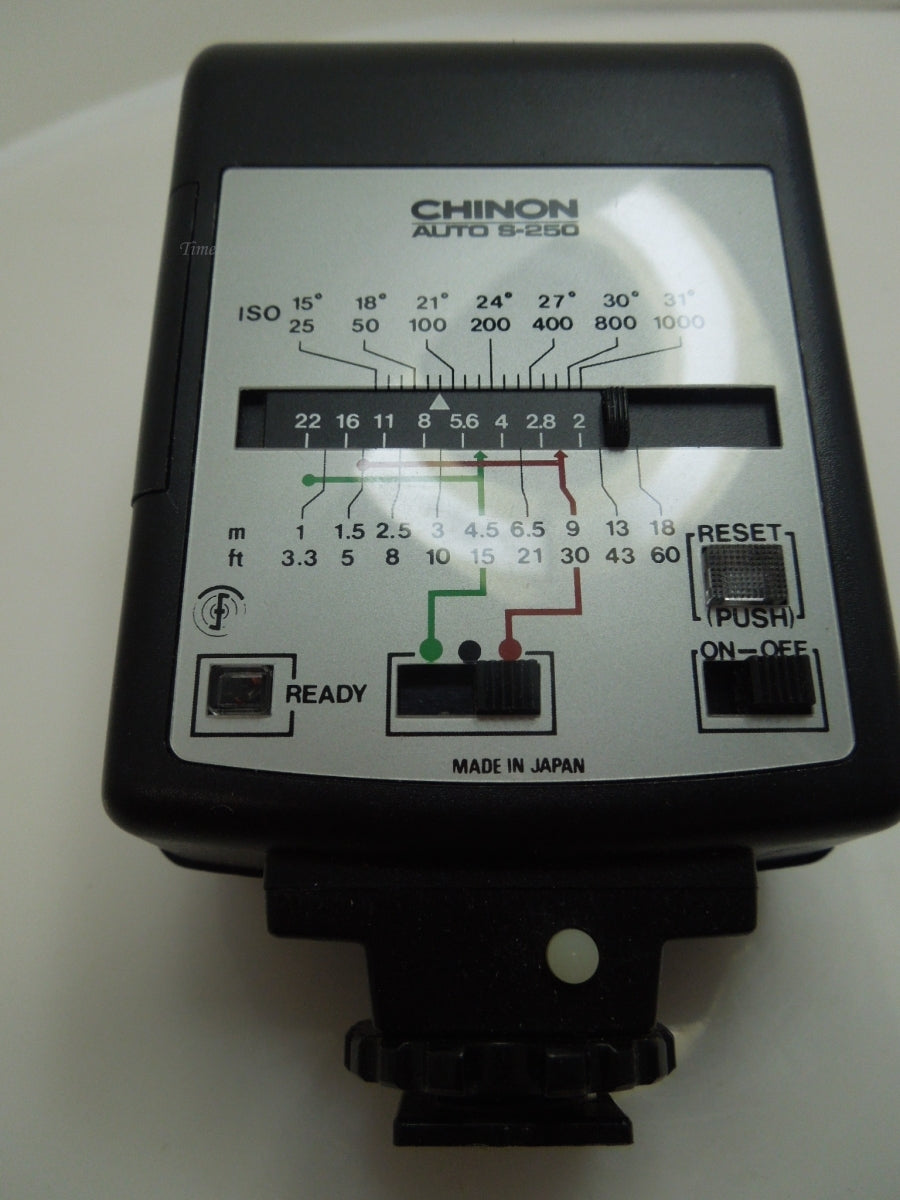 s597 Chinon Auto S-250 Electronic Flash Unit photography
