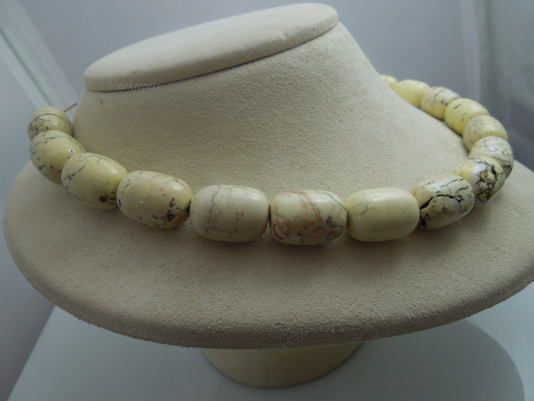 q017 Beautiful Beige Beads Gold Plated Necklace for Women