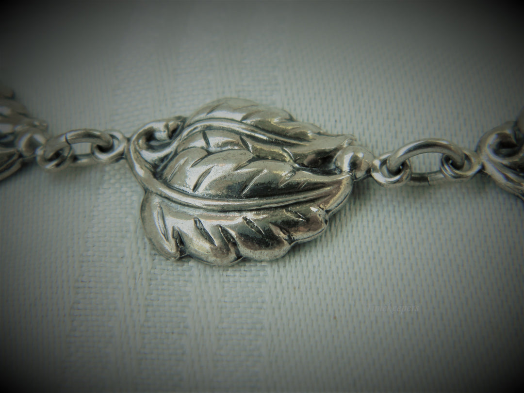 j404 Vintage Elegant Leaf Danecraft Necklace 16"