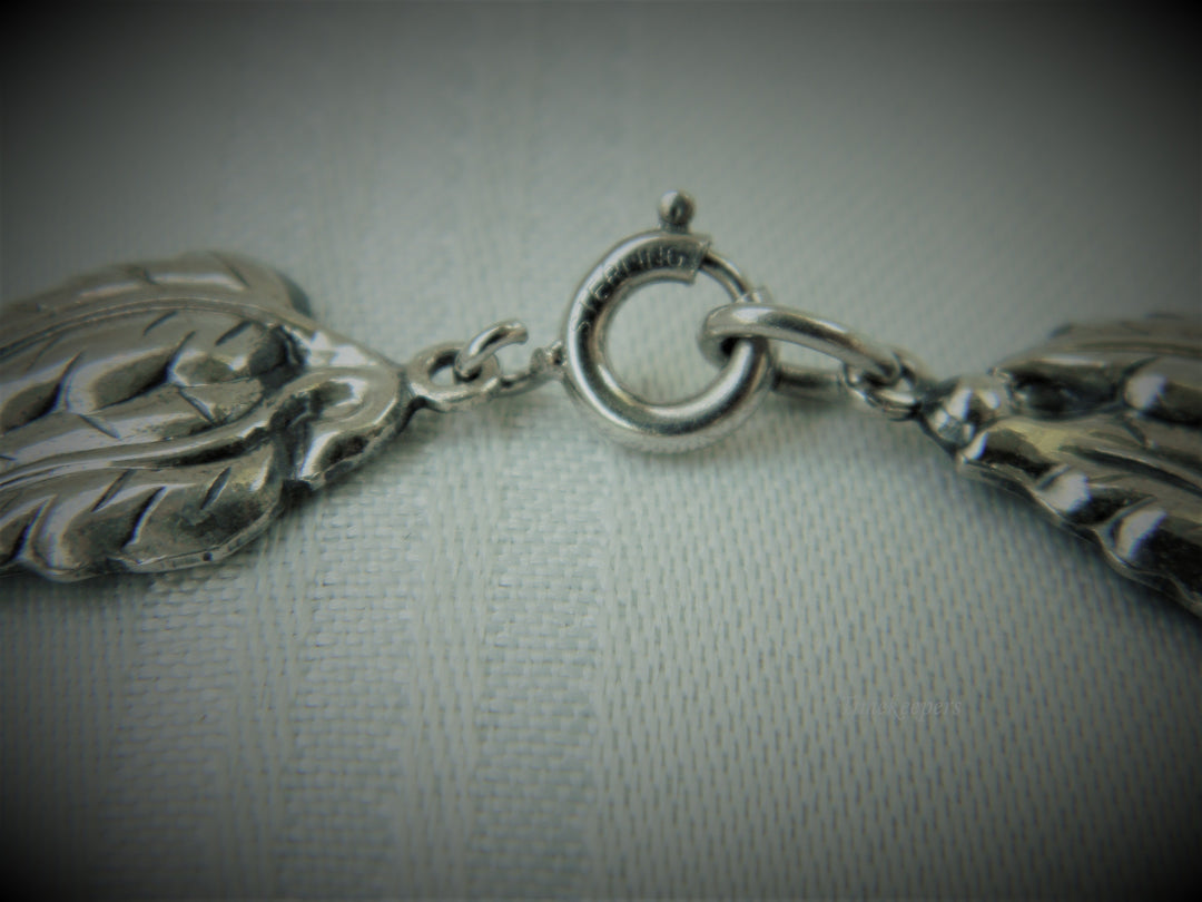 j404 Vintage Elegant Leaf Danecraft Necklace 16"