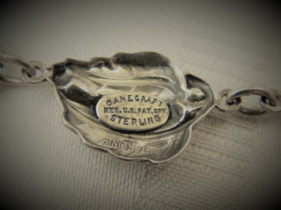 j404 Vintage Elegant Leaf Danecraft Necklace 16"