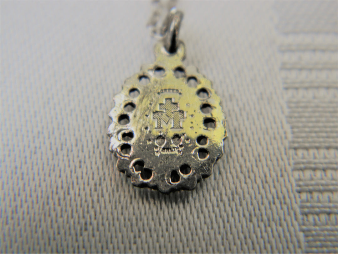 j406 Vintage Catholic Miraculous Medal in Sterling Silver Pendant Necklace